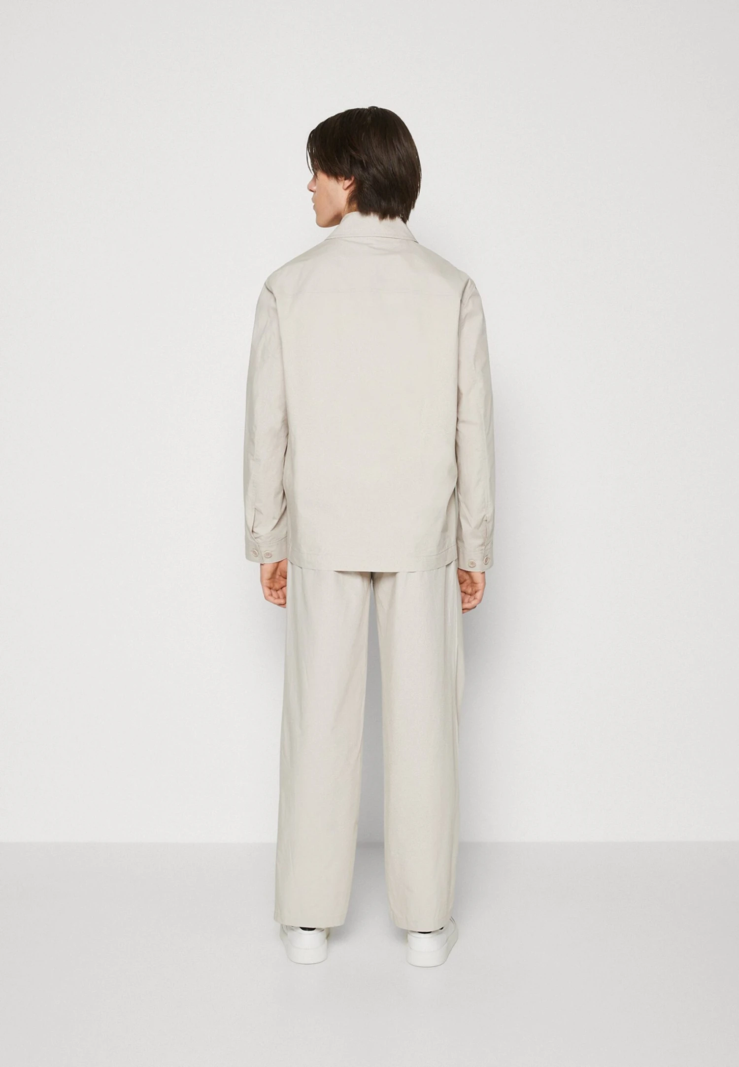 ARKET Lichte Jas - Dark Beige 5 ARKET Lichte Jas - Dark Beige - Afbeelding 3