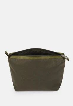 ARKET Doppkit Narke Unisex - Toilettas - Green -Arket Mode Shop 17a62748e83b42ff8cdf4ddf6047fa7e