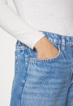 ARKET Flared Jeans - Clean Wash -Arket Mode Shop 1f14cd88c20c427ba5bb0643636bfdc2