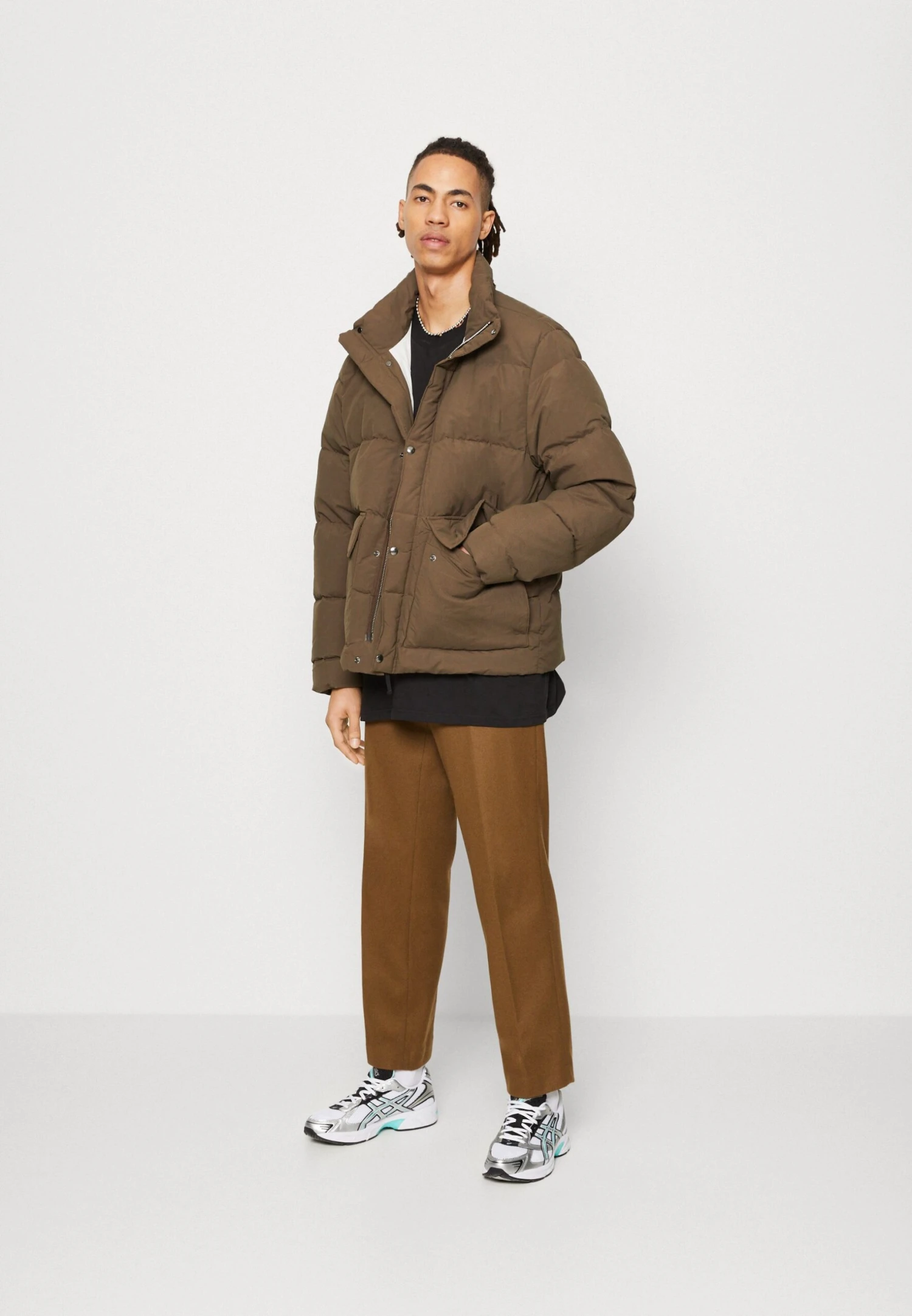 ARKET Gewatteerde Jas - Green/Brown 4 ARKET Gewatteerde Jas - Green/Brown - Afbeelding 2