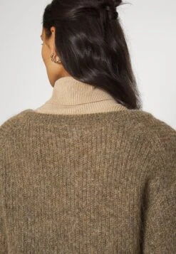 ARKET Trui - Oat Melange With Gold -Arket Mode Shop 30b5e42fa2834d7997152f7e9241255e