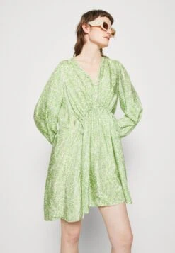 ARKET Jurk - Green Bright 11 ARKET Jurk - Green Bright -Arket Mode Shop 359a6eb2c24f479493e43ea30711fc7b