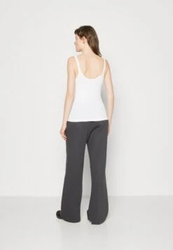 ARKET Top - White -Arket Mode Shop 375ba5607f5e4a0b9e17bdd8c6db49a1