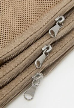 ARKET Case Dalarna Recycled Unisex Set - Toilettas - Beige -Arket Mode Shop 4a524b7c39fe4e4fb0fd3a3c7b53b52e