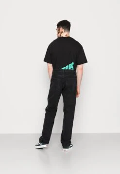 ARKET Straight Leg Jeans - Grey 9 ARKET Straight Leg Jeans - Grey -Arket Mode Shop 536e97ea2c53486f8469e4379ed20dcd