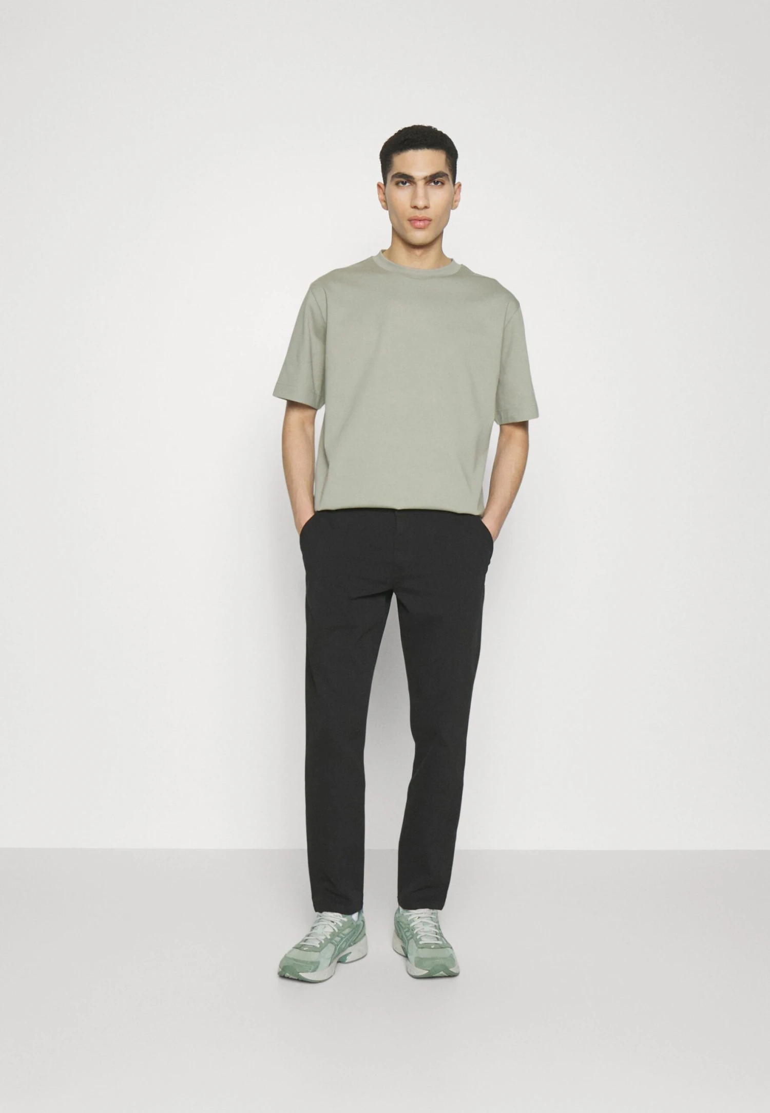 ARKET T-Shirt Basic - Khaki 4 ARKET T-Shirt Basic - Khaki - Afbeelding 2