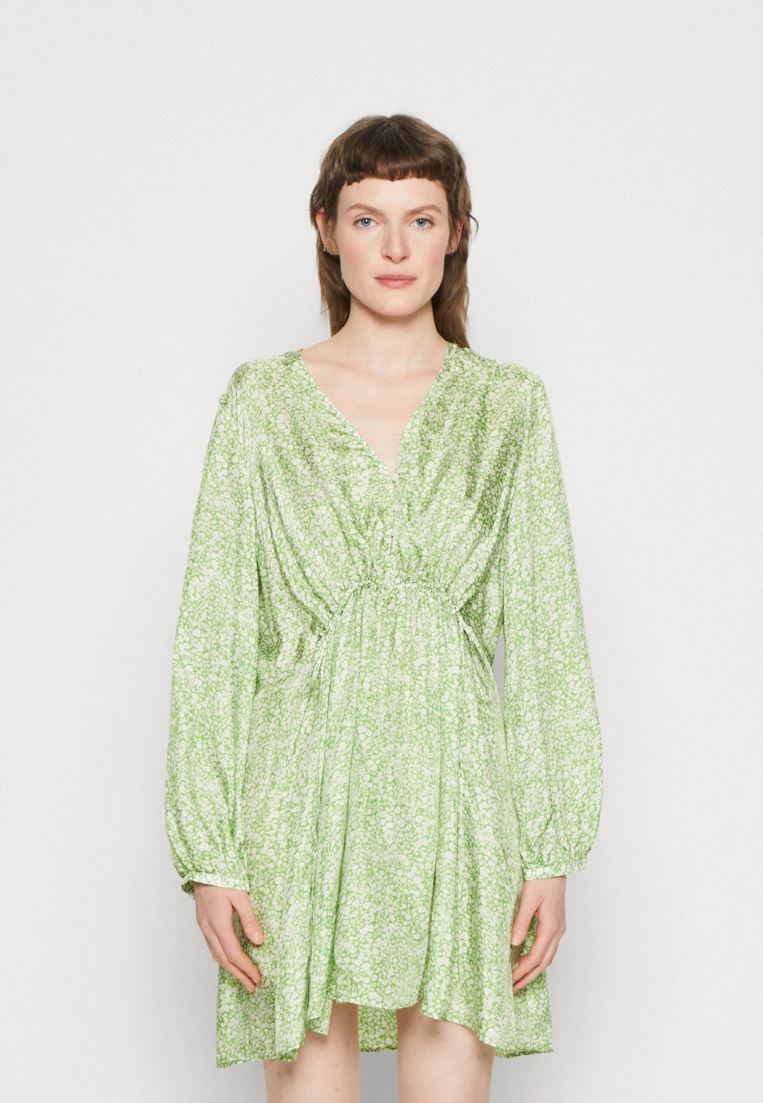 ARKET Jurk - Green Bright 3 ARKET Jurk - Green Bright