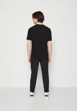 ARKET T-Shirt Basic - Black -Arket Mode Shop 5d5bf15717bc45668d350353e2197f35