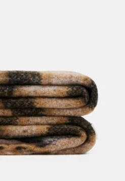 ARKET Sjaal - Pink -Arket Mode Shop 65ba05057df34cf885b1c3e2fff8a05a