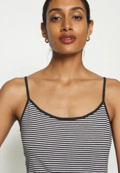 ARKET Top - Black/White 11 ARKET Top - Black/White -Arket Mode Shop 724716d848ce445290b07b67d1014df9