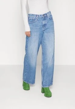 ARKET Flared Jeans - Clean Wash
