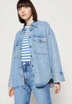 ARKET Overhemdblouse - Blue Dusty Light -Arket Mode Shop 8f7455eda3f940028e9f8445a8a63116