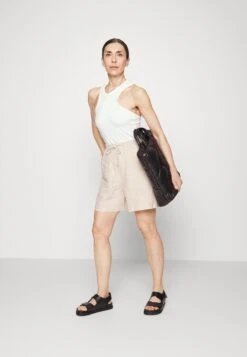 ARKET Shorts - Natural 12 ARKET Shorts - Natural -Arket Mode Shop 96d0b96682e64adeb833c09e1f6e1c58