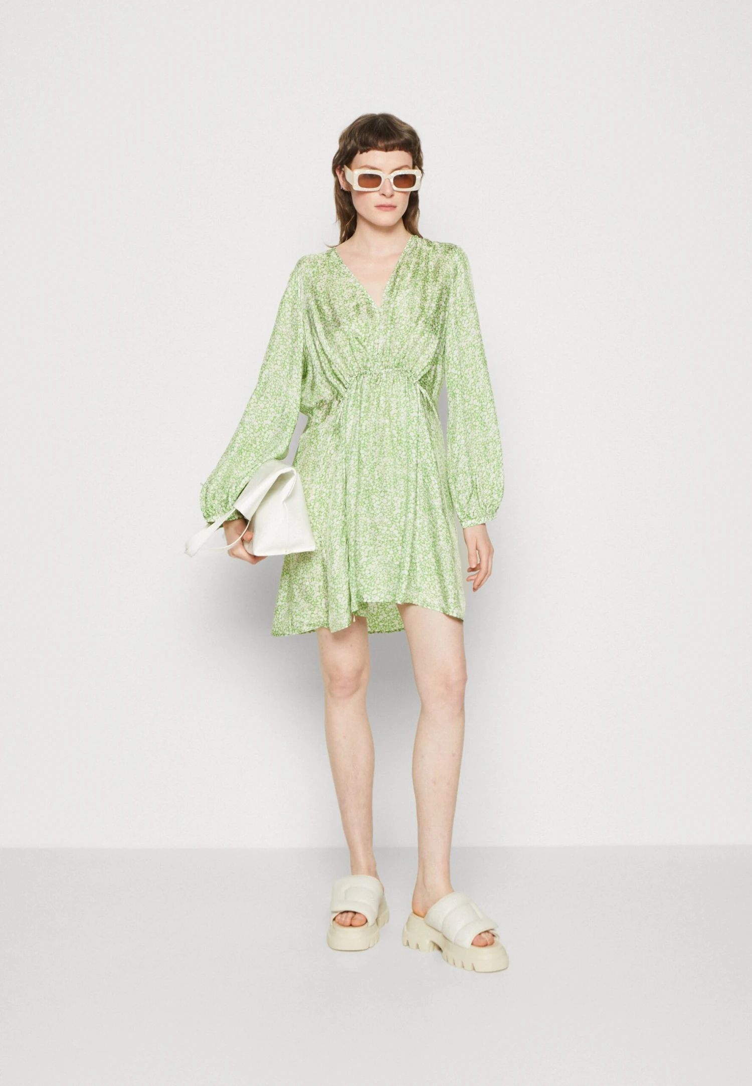 ARKET Jurk - Green Bright 4 ARKET Jurk - Green Bright - Afbeelding 2