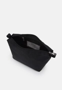 ARKET Doppkit Narke Unisex - Toilettas - Black -Arket Mode Shop 981cc5be46f047f0a1f96aad6387f3ec