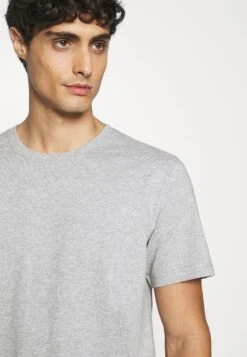 ARKET T-Shirt Basic - Grey Medium Dusty -Arket Mode Shop 9be37135b6ff4085960fee1ee0875492