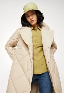 ARKET Winterjas - Beige -Arket Mode Shop 9f40224ee116428e9e1d8b12106aed6a