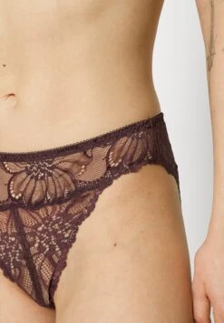 ARKET Slip - Burgundy -Arket Mode Shop a2de41f557e04e9b9cbcabfdcbc76add