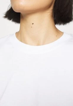 ARKET T-Shirt Basic - White Light 15 ARKET T-Shirt Basic - White Light -Arket Mode Shop a9b71c9ff60b45b3ba5f675b970b5884