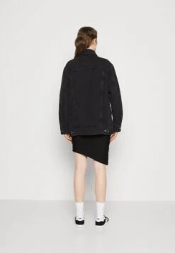 ARKET Halflange Jas - Black 10 ARKET Halflange Jas - Black -Arket Mode Shop bb5b9b19d7304ec5911b57e9b57d8f95