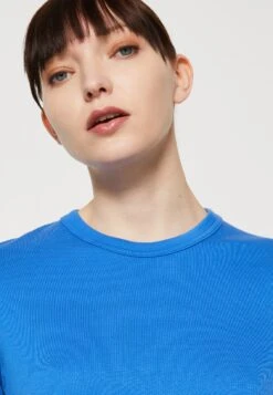 ARKET T-Shirt Print - Blue -Arket Mode Shop c1fc4f25ba9142eba1cbbb6230e83d8e