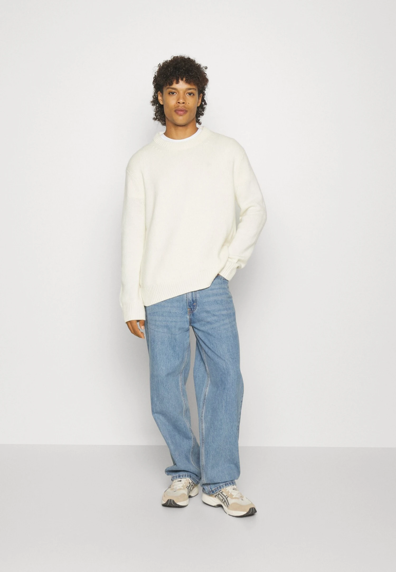 ARKET Sanit Oversized Crew - Trui - White 4 ARKET Sanit Oversized Crew - Trui - White - Afbeelding 2