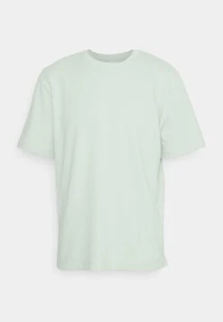 ARKET T-Shirt Basic - Green 12 ARKET T-Shirt Basic - Green -Arket Mode Shop c6b67b4f071d4508abefb32fe5bd77d9