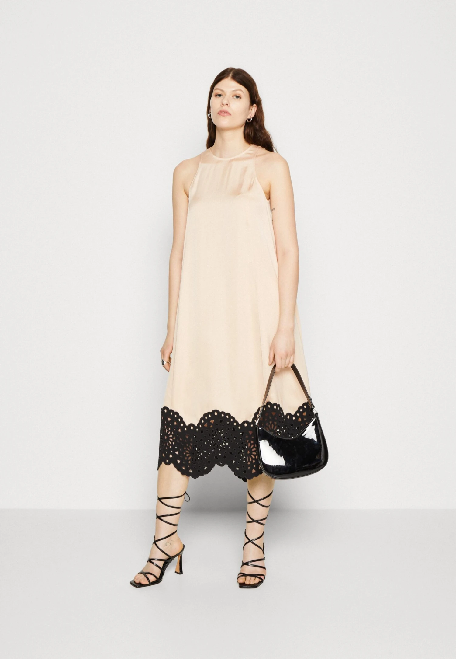 ARKET Cocktailjurk - Beige Dusty Light 4 ARKET Cocktailjurk - Beige Dusty Light - Afbeelding 2