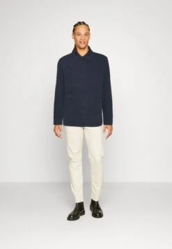 ARKET Spijkerjas - Navy 8 ARKET Spijkerjas - Navy -Arket Mode Shop cac1ea426cba4b1684dab48f34c0b15a