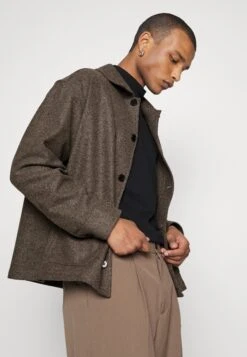 ARKET Lichte Jas - Brown 12 ARKET Lichte Jas - Brown -Arket Mode Shop cfa538048eea4525b7062a5d434b91c8