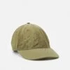 ARKET Unisex - Pet - Mid Khaki 2 ARKET Unisex - Pet - Mid Khaki -Arket Mode Shop d02345ff17ae4a1085d28591686a0921