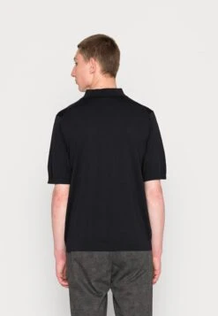 ARKET Poloshirt - Navy 9 ARKET Poloshirt - Navy -Arket Mode Shop dd1c07b944914257be1eac8e127e3fac