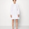 ARKET Blousejurk - White 1 ARKET Blousejurk - White -Arket Mode Shop eb6f5bb80cd546ad887c24a08d1bbf7f