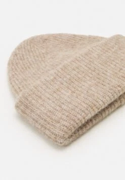 ARKET Muts - Oat -Arket Mode Shop ec7f05c6b84948cea3ae44ae28f52203