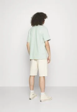 ARKET T-Shirt Basic - Green 10 ARKET T-Shirt Basic - Green -Arket Mode Shop f336211da66c44ffb1d59be3579a4ac2