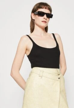 ARKET Top - Black 11 ARKET Top - Black -Arket Mode Shop f74fc0dd69bc4995a9c0fd8001fa8f4b