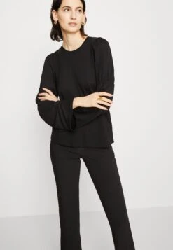 ARKET Longsleeve - Black -Arket Mode Shop fa3d009e100241da93468e35bcb66246