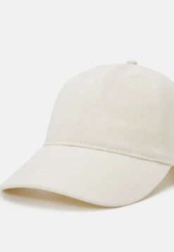 ARKET Pet - Mole -Arket Mode Shop fe5fd3fd4f4246ad9a504d13f0b69d5e