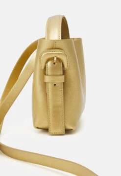 ARKET Schoudertas - Metal 10 ARKET Schoudertas - Metal -Arket Mode Shop ff0ca74988f746c7959fa0c02e2ae2e3